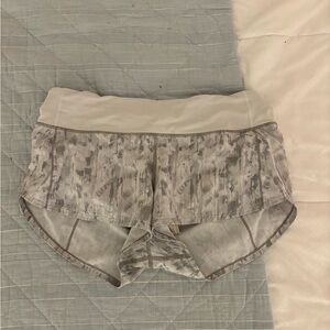 LULULEMON SPEED UP SHORTS 2.5”